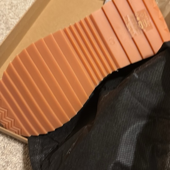 Brand New with Box, Never Worn, Vintage Havana Vroom Sneakers, Size 6.5, Pink - Picture 3 of 11